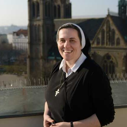 Avatar hosta S. Antonína Bílková (kon�re�ace Školských sester sv. Františka) k přednášce Pokud máš nějaké otázky nebo pochybnosti, dotazy, na které se bojíš zeptat, něco, za co se chceš s někým pomodlit nebo třeba potřebuješ jen něco sdílet a nevíš s kým, jsem tu pro Tebe k dispozici..