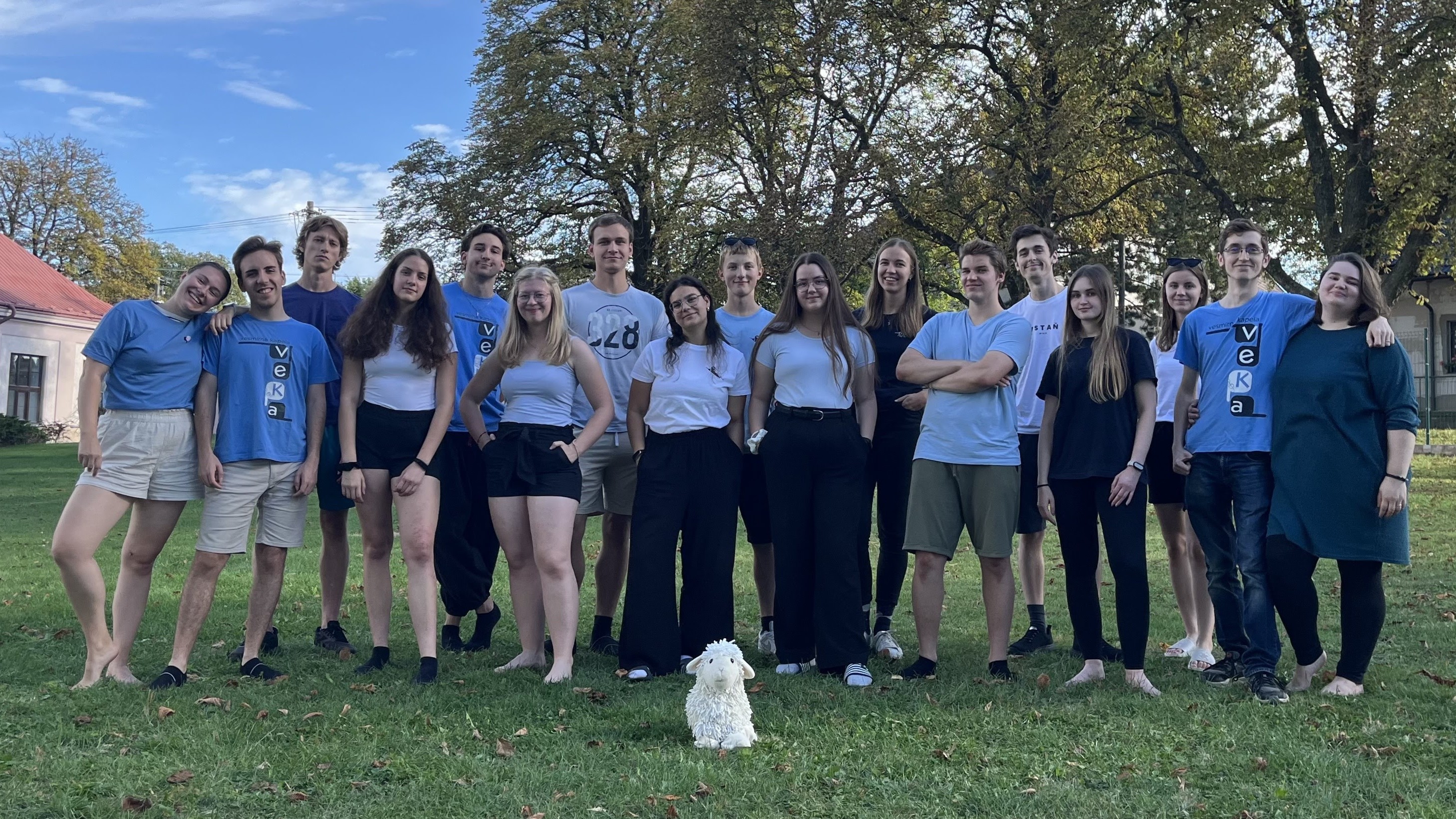 Vesmírná kapela na louce